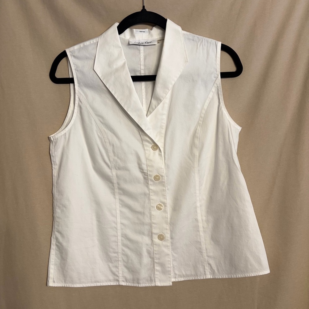 Calvin Klein Women’s 6 White Collared No-Iron Sleeveless Button-Down Shirt